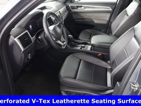 Used 2022 Volkswagen Atlas Cross Sport SE image 19