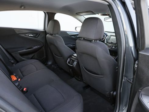 Used 2018 Chevrolet Malibu LT image 23