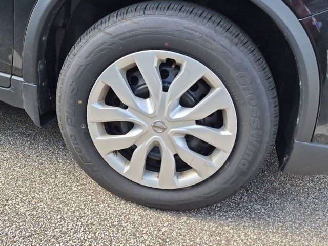 Used 2018 Nissan Rogue S AWD/4WD image 4
