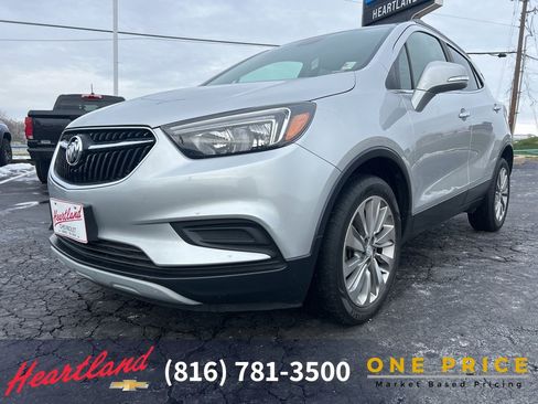 Used 2019 Buick Encore Preferred image 2