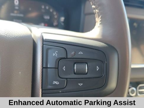 Used 2024 GMC Yukon XL Denali image 13