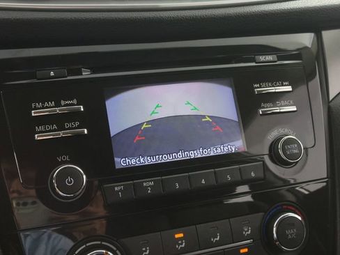 Used 2016 Nissan Rogue S FWD image 18