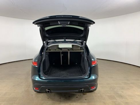 Used 2018 Jaguar F-PACE Premium image 12