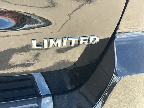 Used 2022 Jeep Grand Cherokee Limited AWD/4WD image 9