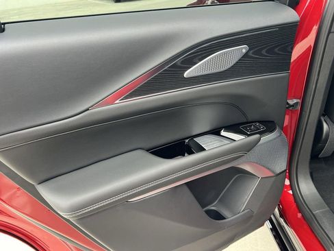 New 2026 Cadillac Lyriq V image 27