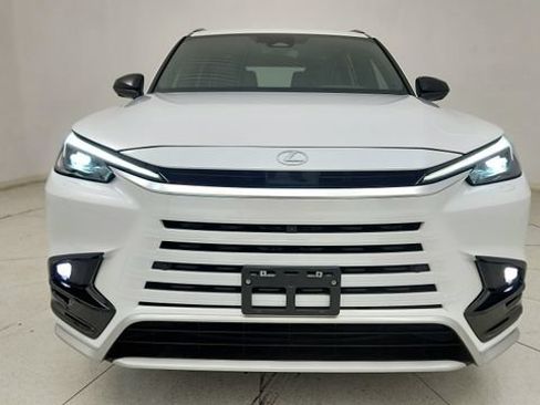 Used 2026 Lexus TX 500h AWD w/ Technology Package image 17