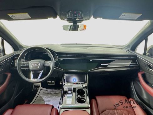 Used 2023 Audi SQ7 Premium Plus w/ Executive Package image 28