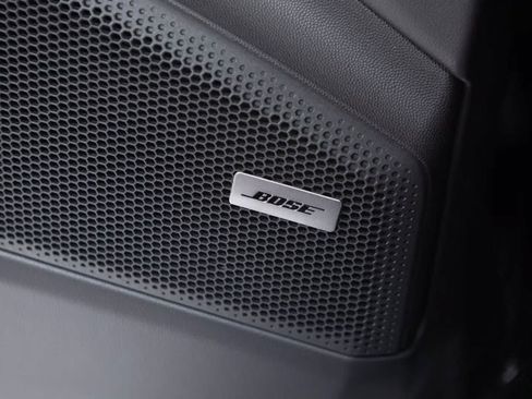 Certified 2026 Porsche Macan Electric RWD image 32