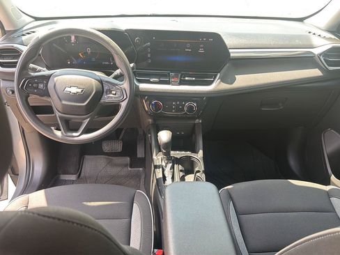 Used 2025 Chevrolet TrailBlazer LT FWD image 30