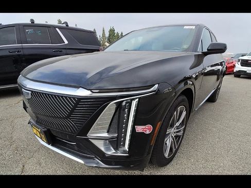 Used 2024 Cadillac Lyriq Luxury RWD image 3