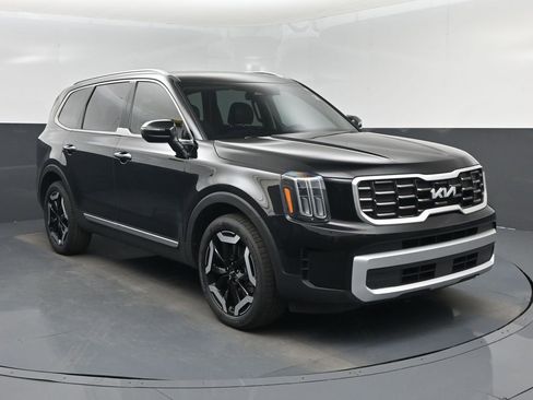 Certified 2024 Kia Telluride S w/ S Sunroof Package FWD image 8