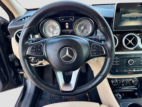 Used 2017 Mercedes-Benz GLA 250 w/ Premium Package image 11