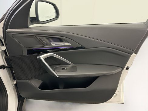 Used 2025 BMW X2 xDrive28i image 34