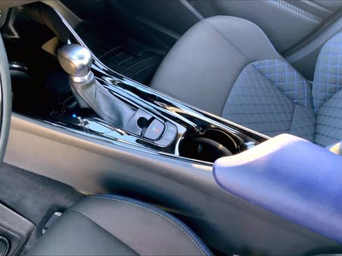 Used 2021 Toyota C-HR XLE image 15