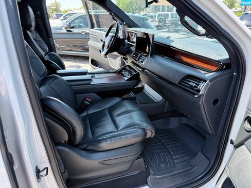 Used 2022 Lincoln Navigator L Reserve w/ Monochromatic Package AWD/4WD image 16
