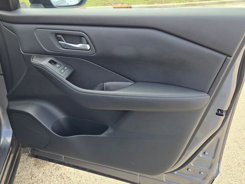 Used 2025 Nissan Rogue SV AWD/4WD image 6
