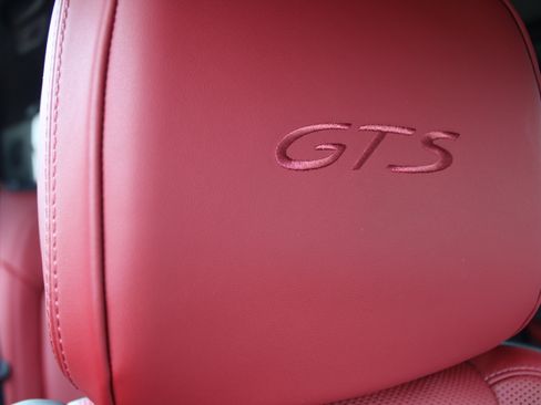 Used 2026 Porsche Macan GTS AWD/4WD image 34
