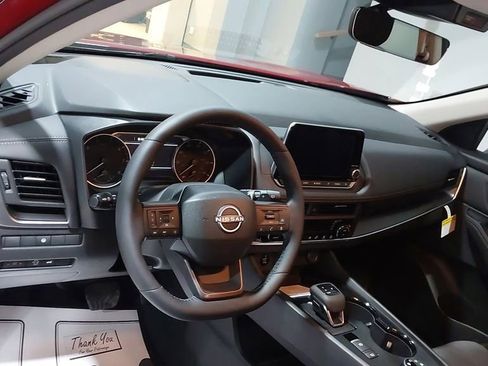 Used 2026 Nissan Rogue SV w/ Cold Weather Package AWD/4WD image 18