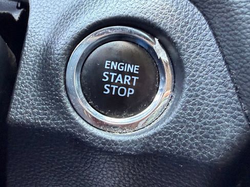 Used 2019 Toyota RAV4 XLE FWD image 25