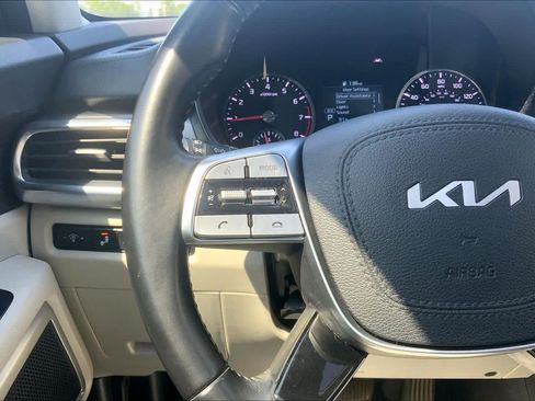 Used 2022 Kia Telluride S FWD image 23