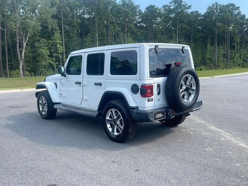 Used 2019 Jeep Wrangler Unlimited Sahara AWD/4WD image 5