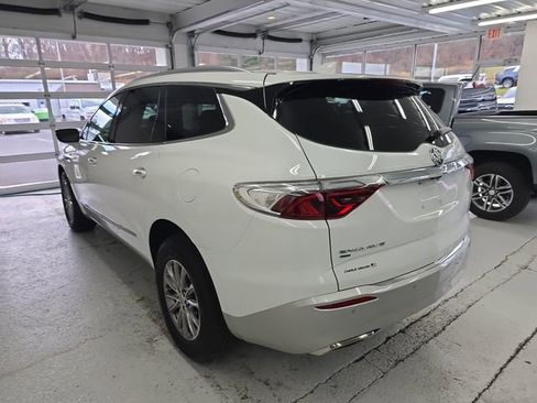 Certified 2024 Buick Enclave Premium image 3