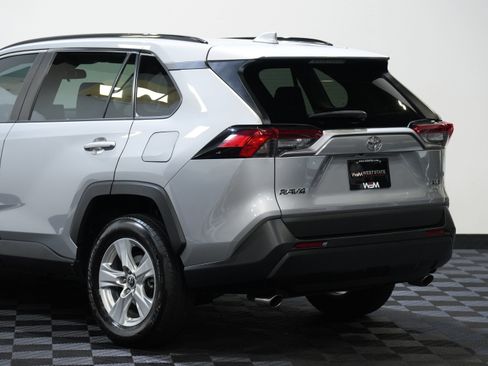 Used 2020 Toyota RAV4 XLE w/ XLE Grade Weather Package AWD/4WD image 14
