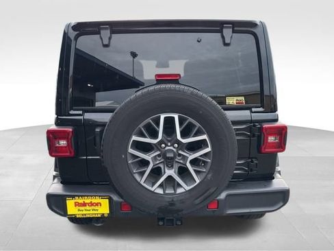 Used 2024 Jeep Wrangler Sahara image 6
