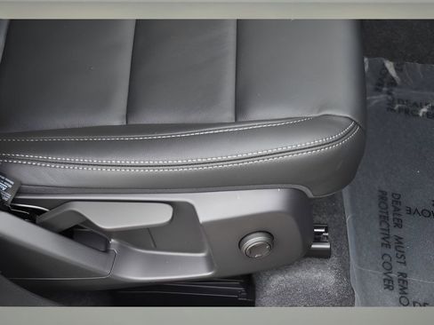 New 2026 Volvo XC40 B5 Core w/ Protection Package Premier image 31