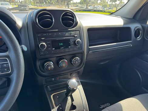 Used 2014 Jeep Patriot Sport w/ Power Value Group FWD image 16