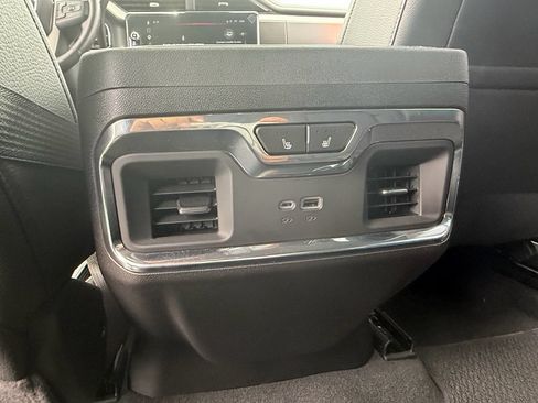 Used 2024 GMC Sierra 2500 Denali w/ Denali Reserve Package AWD/4WD image 12