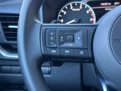 Certified 2024 Nissan Rogue SV image 27