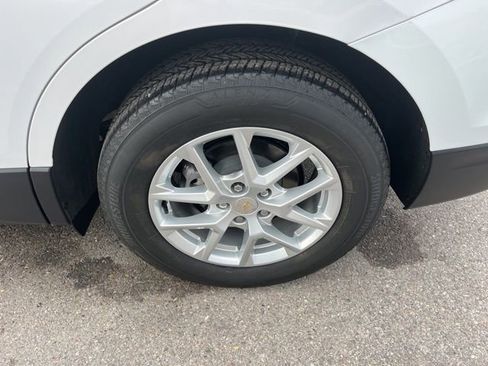 Used 2024 Chevrolet Equinox LS AWD/4WD image 20