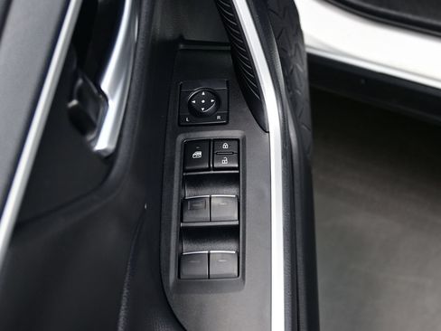 Used 2024 Toyota RAV4 XLE AWD/4WD image 10