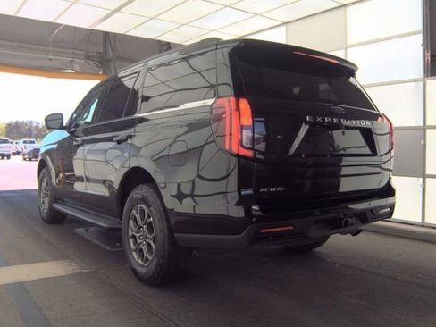 Used 2025 Ford Expedition Active RWD image 5