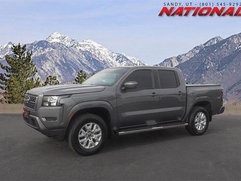 Used 2022 Nissan Frontier SV image 1