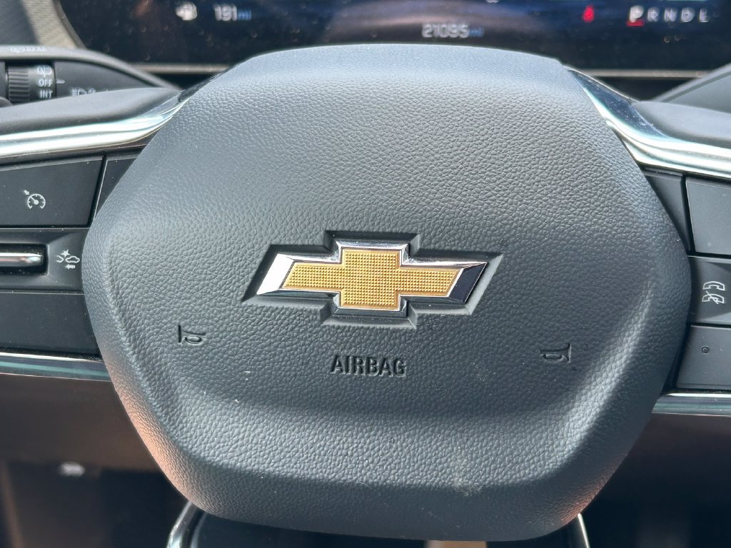 Used 2026 Chevrolet Equinox LT FWD image 32