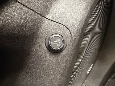 Used 2021 GMC Acadia Denali w/ Denali Technology Package FWD image 27