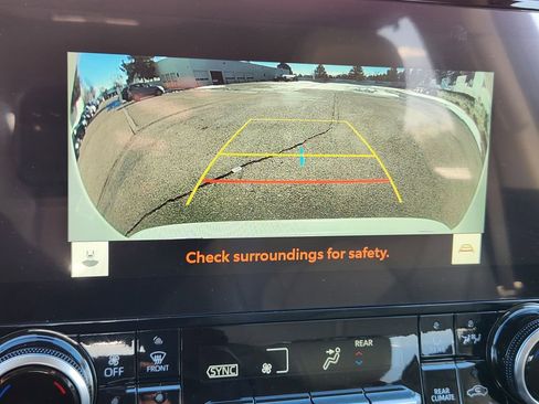 Used 2023 Toyota Highlander Limited image 24