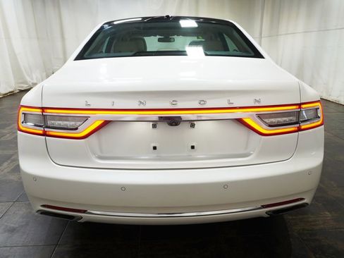 Used 2017 Lincoln Continental Select FWD image 5