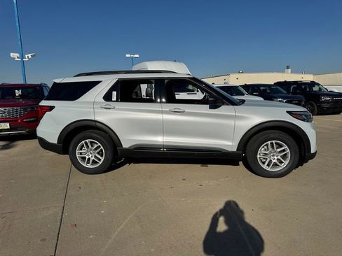 New 2026 Ford Explorer Active image 11