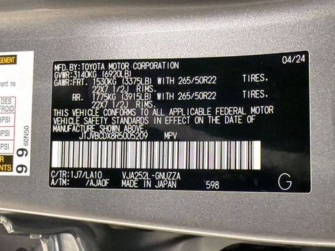 Used 2024 Lexus GX 550 w/ Accessory Package (2T) image 21