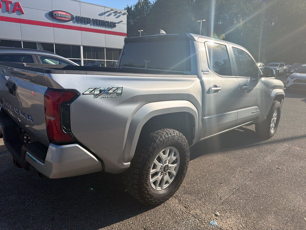 Used 2026 Toyota Tacoma SR5 AWD/4WD image 3