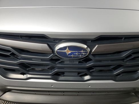 Used 2025 Subaru Crosstrek 2.5i Premium AWD/4WD image 10