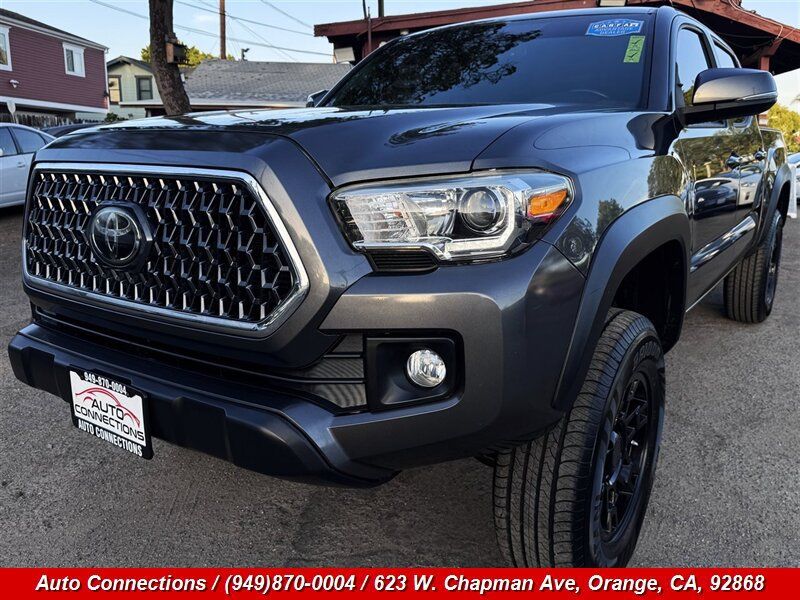 Used 2018 Toyota Tacoma TRD Off-Road w/ Technology Package AWD/4WD image 32
