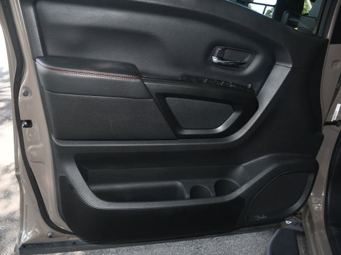Used 2024 Nissan Titan PRO-4X AWD/4WD image 9