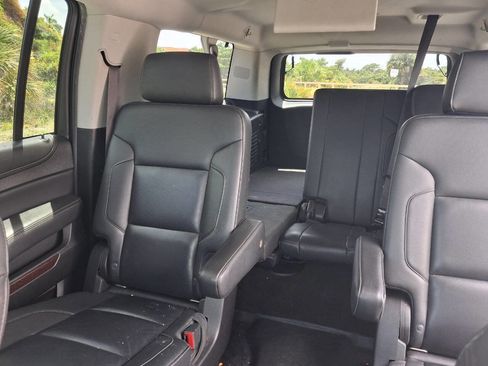 Used 2017 GMC Yukon XL SLT w/ Open Road Package RWD image 19