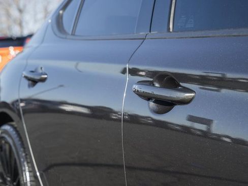 Used 2023 Genesis G70 2.0T image 13