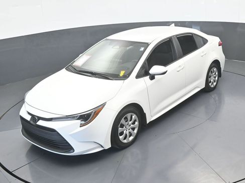 Used 2025 Toyota Corolla LE image 41