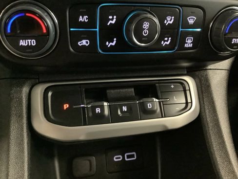 Used 2023 GMC Acadia SLE w/ Driver Convenience Package FWD image 21